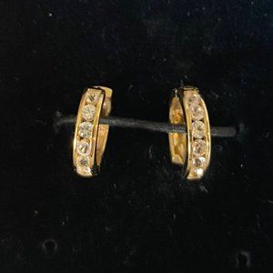 Mejuri Feature Huggie Earrings